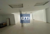 835m² commercial premises for sale in Coria del Río, avenida primero de mayo, 41100 photo