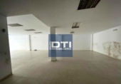 835m² commercial premises for sale in Coria del Río, avenida primero de mayo, 41100 photo