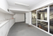 916m² commercial premises for sale in Granada, in the area of Boquerón Neighborhood, Calle Santa Lucía photo