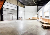 Nave Industrial en venta con 400m² en San Fernando foto