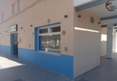 Local comercial en venta con 60m² en Piles foto