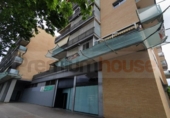 Local comercial en venta con 210m² en Viladecans, Carrer de Marià Sanjuan Cuchi foto