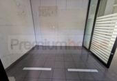 Local comercial en venta con 210m² en Viladecans, Carrer de Marià Sanjuan Cuchi foto