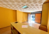 41m² salon de coiffure pour vente à Reus, dans le quartier de Quartier Ample, Carrer General Moragues photo