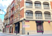 41m² salon de coiffure pour vente à Reus, dans le quartier de Quartier Ample, Carrer General Moragues photo