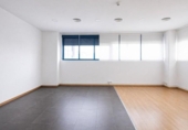 Oficina
en venda
amb 140m² a Madrid, a la zona de Palomeras Sud-est foto