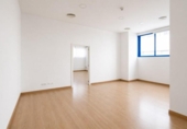 Oficina
en venda
amb 140m² a Madrid, a la zona de Palomeras Sud-est foto