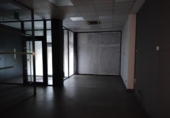 198m² locaux commerciaux pour vente à Madrid, dans le quartier de Comillas, Nudo de Puente de Toledo photo
