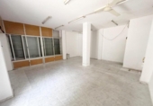 43m² locaux commerciaux pour vente à Séville, dans le quartier de La Barzola, Calle Madre San Marcelo photo