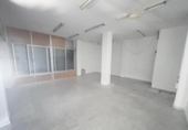 43m² locaux commerciaux pour vente à Séville, dans le quartier de La Barzola, Calle Madre San Marcelo photo