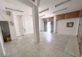 43m² locaux commerciaux pour vente à Séville, dans le quartier de La Barzola, Calle Madre San Marcelo photo