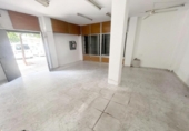 43m² locaux commerciaux pour vente à Séville, dans le quartier de La Barzola, Calle Madre San Marcelo photo