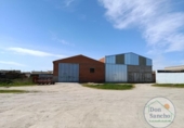 Nave Industrial en venta con 568m² en Cervillego de la Cruz, Calle Ronda foto