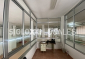 Local comercial Industrial
en venda
amb 400m² a Esplugues de Llobregat, Carrer de Rovellat foto