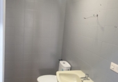 98m² commercial premises for sale in Valdepeñas photo