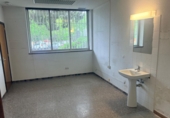 Local comercial en alquiler con 890m² en Alcorcón foto