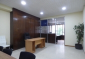 49m² bureau pour vente à Cadix photo