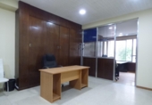 49m² bureau pour vente à Cadix photo