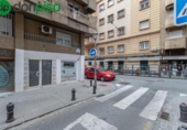 Local comercial en venta con 30m² en Granada foto