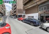 Local comercial en venta con 30m² en Granada foto