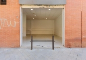 119m² commercial premises residential for sale in Granada, Calle Rosalía de Castro photo
