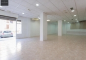119m² commercial premises residential for sale in Granada, Calle Rosalía de Castro photo