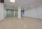 119m² commercial premises residential for sale in Granada, Calle Rosalía de Castro photo