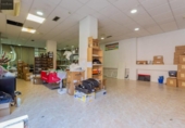 119m² commercial premises residential for sale in Granada, Calle Rosalía de Castro photo