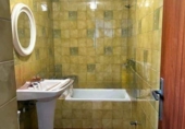 Local comercial en venta con 75m² en Badajoz, en la zona de San Roque, Calle Hernando Soto foto