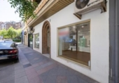 93m² commercial premises for sale in Granada, in the area of San Antón Neighborhood, Calle Afán de Ribera photo