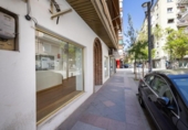 93m² commercial premises for sale in Granada, in the area of San Antón Neighborhood, Calle Afán de Ribera photo