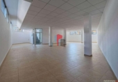 Local comercial en venta con 138m² en Torrevieja foto