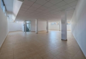 Local comercial en venta con 152m² en Torrevieja, Calle Pascual Flores foto