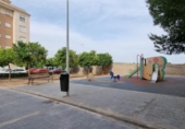78m² commercial premises for sale in Liria, Calle Isabel de Villena photo