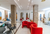 Local comercial en venta con 193m² en Granada foto