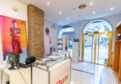 Local comercial en venta con 193m² en Granada foto