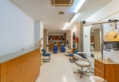 Local comercial en venta con 193m² en Granada foto