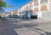 Local comercial en venta con 194m² en Ogíjares, Calle Calera foto