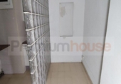 Local comercial en venta con 110m² en Barcelona, en la zona de les Tres Torres, Carrer de Gósol foto
