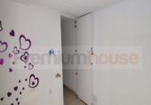 Local comercial en venta con 110m² en Barcelona, en la zona de les Tres Torres, Carrer de Gósol foto