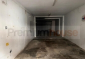 78m² commercial premises for sale in Barcelona, in the area of Prosperity, Carrer del Pou photo
