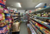 Local comercial
en venda amb llogaters
amb 220m² a Esplugues de Llobregat foto