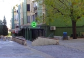 90m² commercial premises for sale in Granada, Calle Puerta Los Guzmanes photo