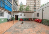 140m² commercial premises for sale in Granada, Calle Luz Casanova photo