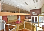 Local comercial en venta con 244m² en Sant Feliu de Llobregat, Carrer Margarida Xirgu foto