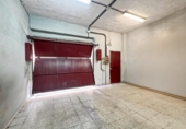 Local comercial en venta con 160m² en Madrid, en la zona de Almendrales, Calle de los Ferroviarios foto