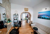 30m² hair salon for sale in Marbella, Urbanización Pueblo Andaluz photo