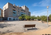 Local comercial en venta con 143m² en Granada, en la zona de Campus, Calle Baden Powell foto