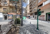 30m² commercial premises for sale in Granada, in the area of San Antón Neighborhood, Calle Agustina de Aragón photo