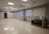 Local comercial en alquiler con 620m² en Granada, en la zona de Angustias foto